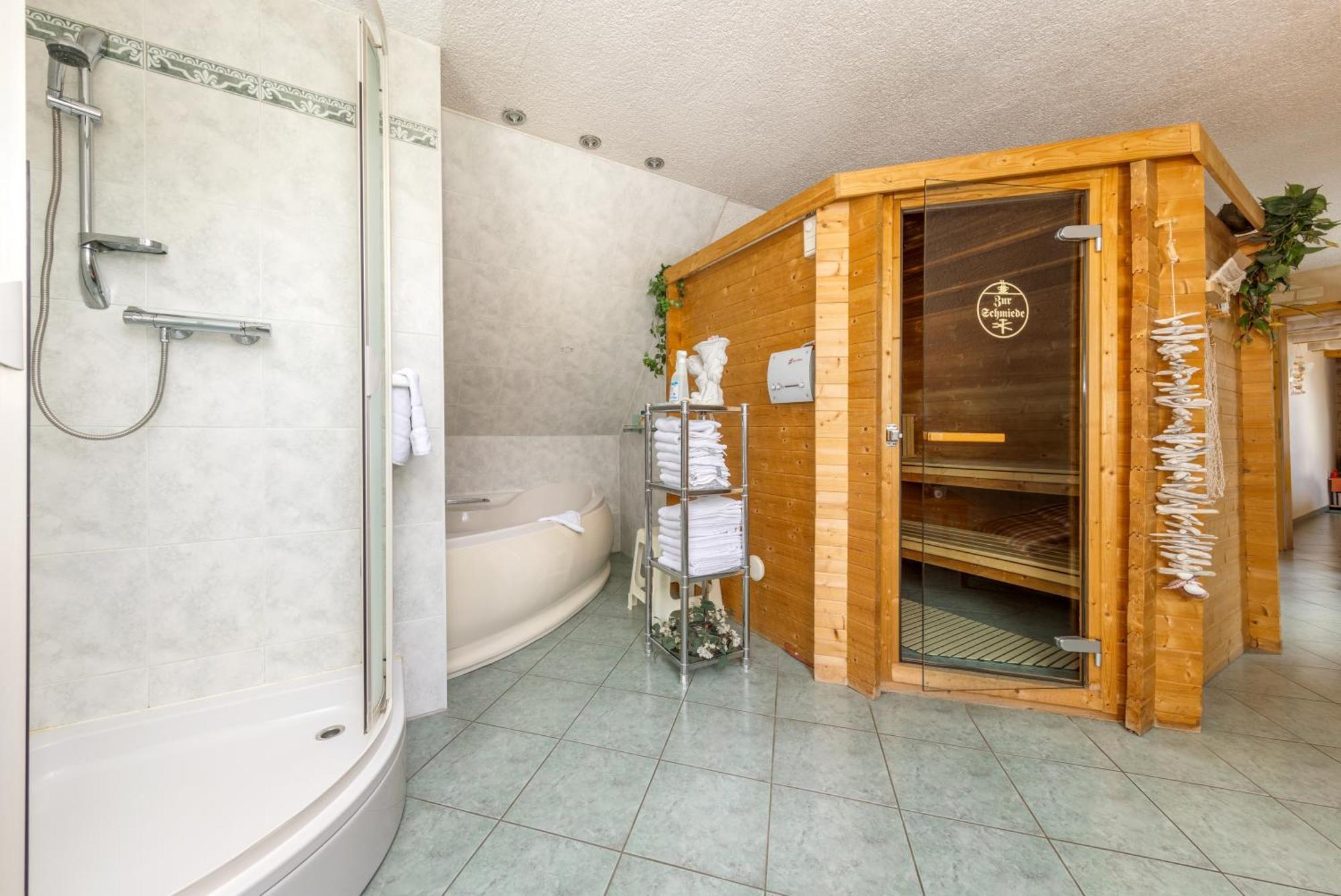 Landhotel Zur Schmiede Goehren-Lebbin Luaran gambar