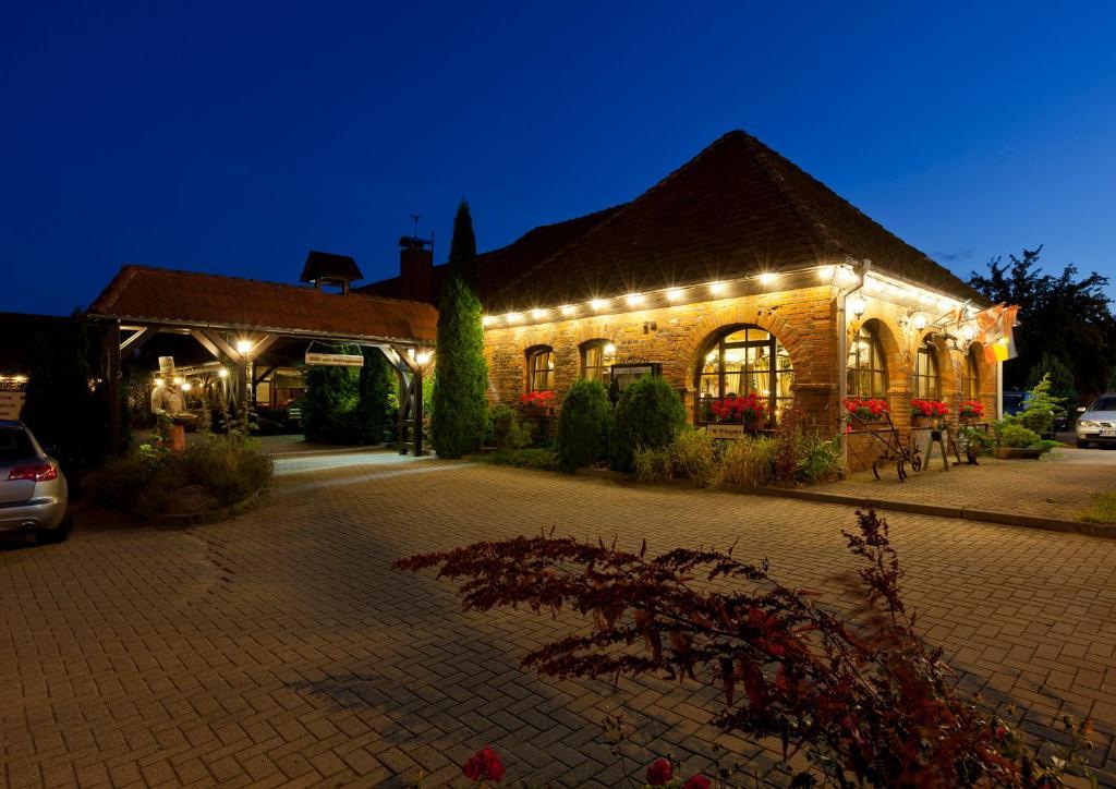 Landhotel Zur Schmiede Goehren-Lebbin Luaran gambar