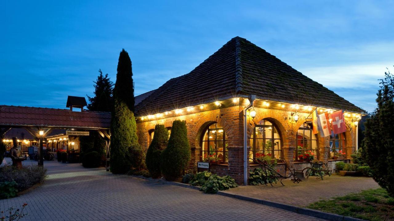 Landhotel Zur Schmiede Goehren-Lebbin Luaran gambar